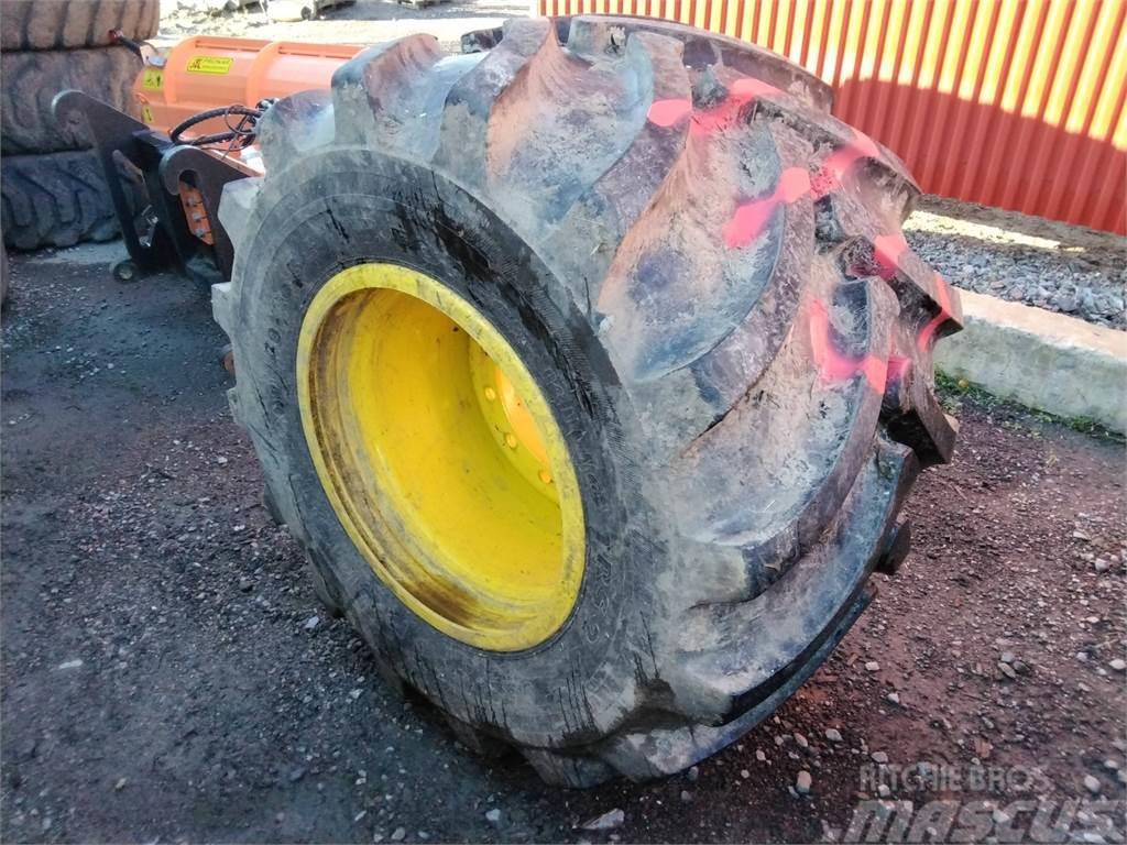 Nokian Trs 2 800x26.5 Tyres, wheels and rims