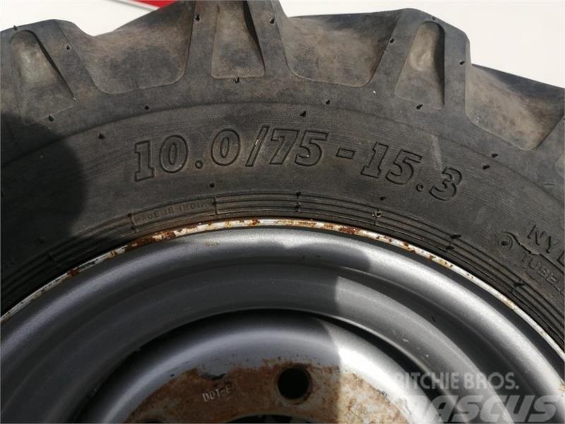 - - -  10.0/75x15,3 med fælge og 6 hulsnav Tyres, wheels and rims