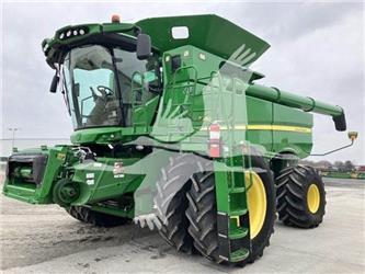 John Deere S780