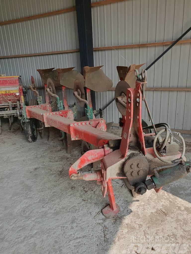 Kverneland E160 Reversible ploughs