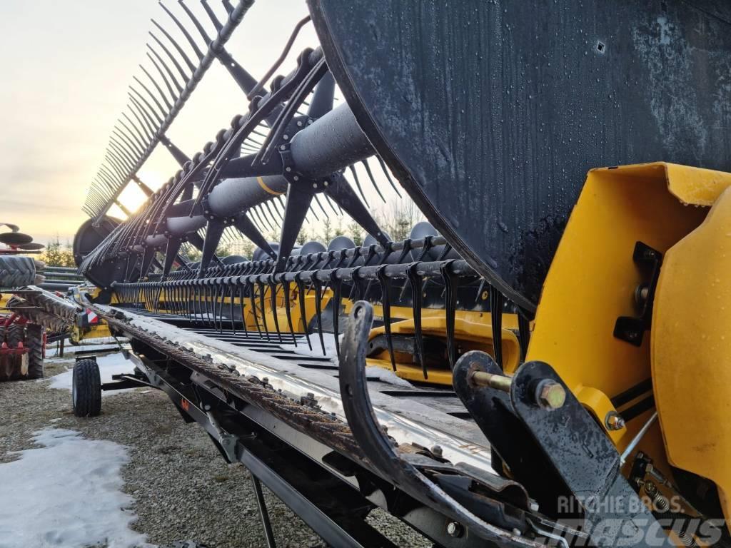 New Holland SuperFlex 8630 Combine harvesters