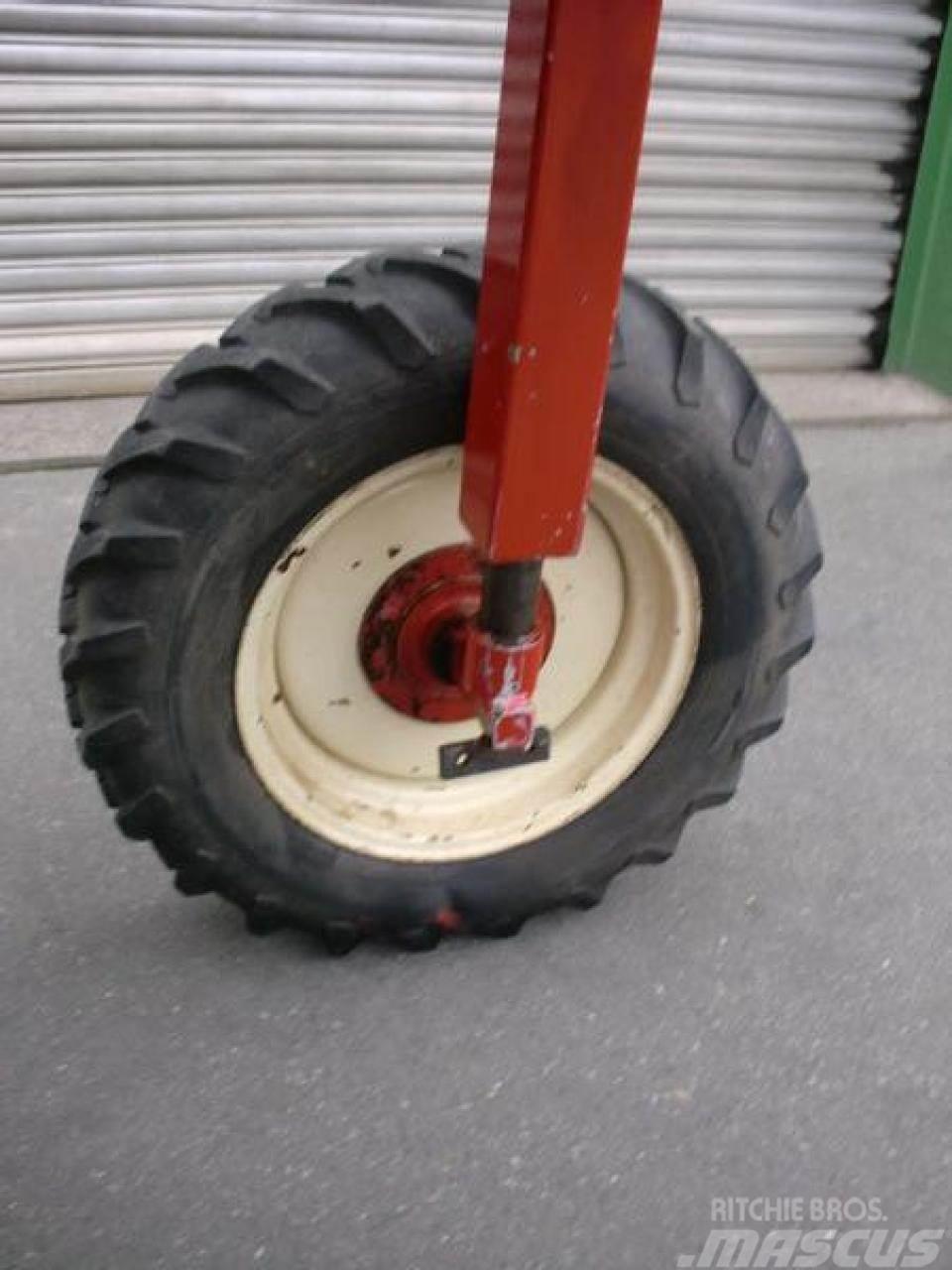 Steketee MultiTrac MT 28 Des Other livestock machinery and accessories