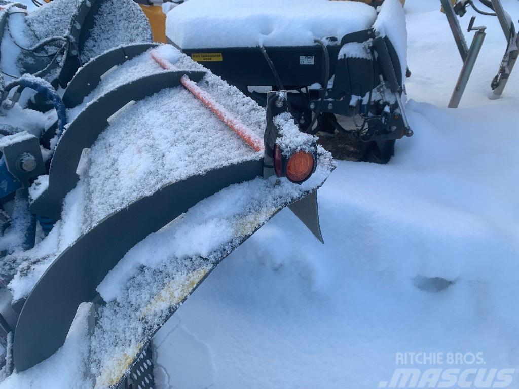 Snowek N320 Snow blades and plows