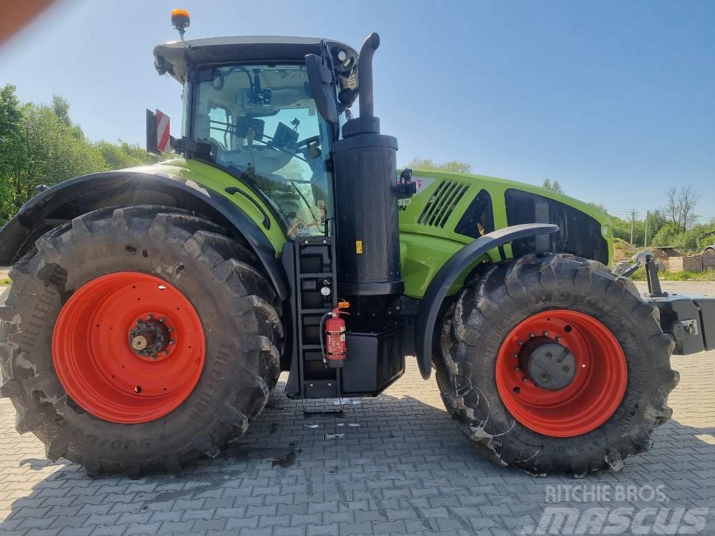 CLAAS Axion 940 Tractors