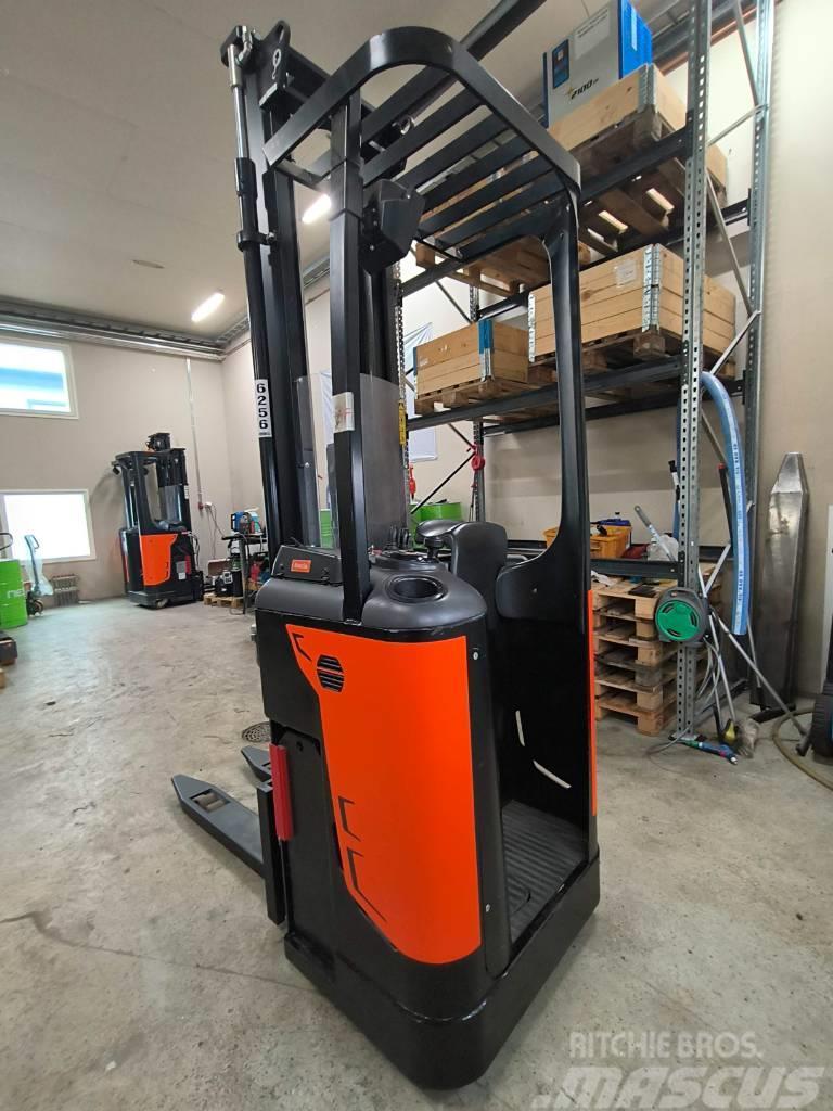 Rocla SST 16 AC Self propelled stackers