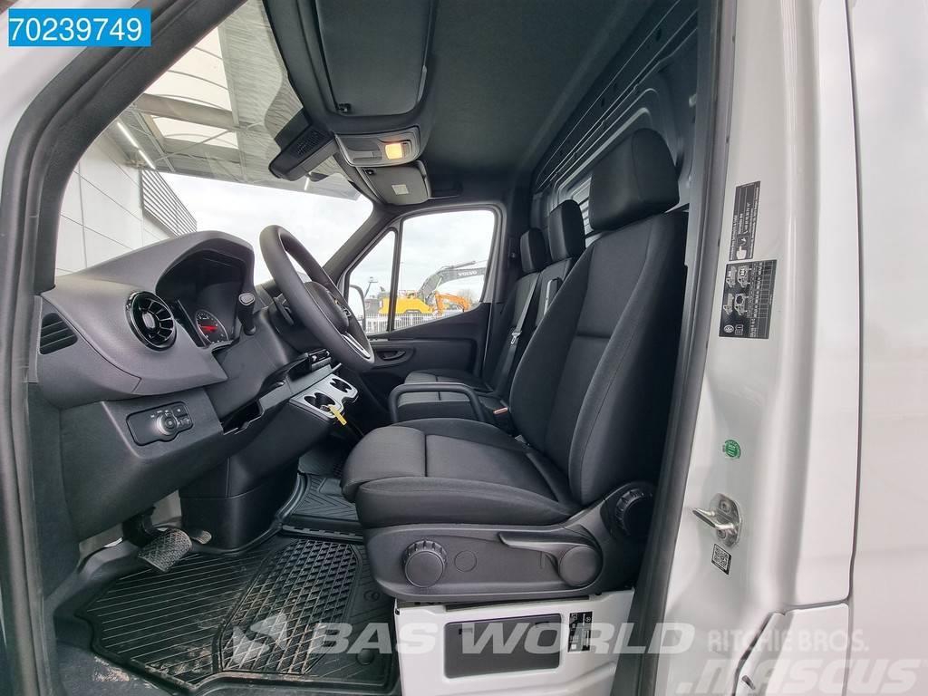 Mercedes-Benz Sprinter 317 CDI Automaat L2H2 RWD MBUX Airco Crui Panel vans
