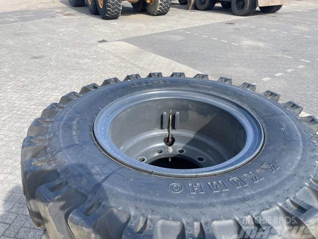 Kumho 1000 X 20 16PR Wheeled excavators