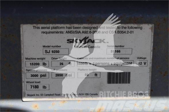 SkyJack SJ9250RT Scissor lifts