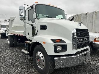 Mack MD7