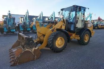 CAT 906 M