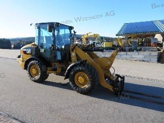 CAT 906M