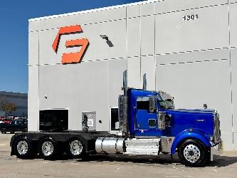 Kenworth W900