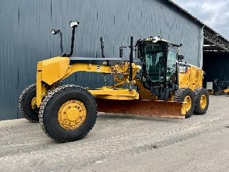 CAT 140M2 AWD