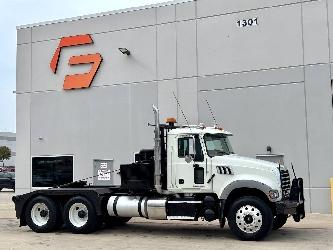 Mack GU713