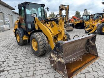 CAT 906M