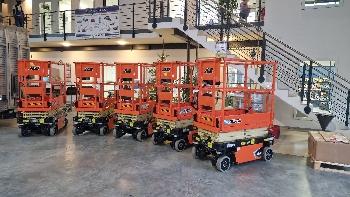 JLG ES 1330 L