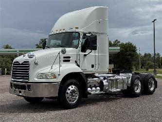 Mack CXU613