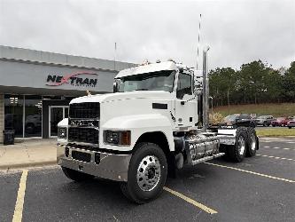 Mack PI64T