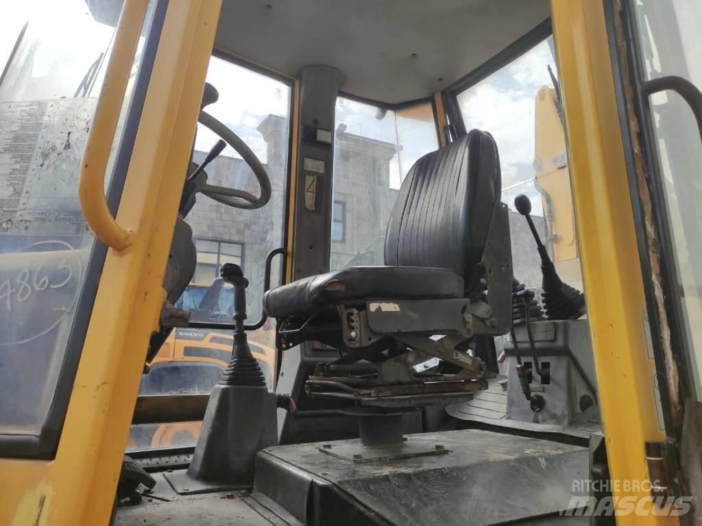 Komatsu WB 92 A Ekskavatoriniai krautuvai