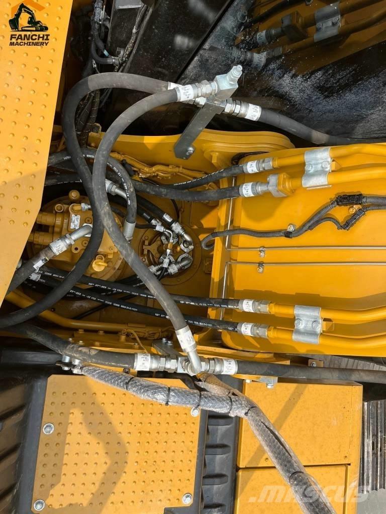CAT 323 Vikšriniai ekskavatoriai