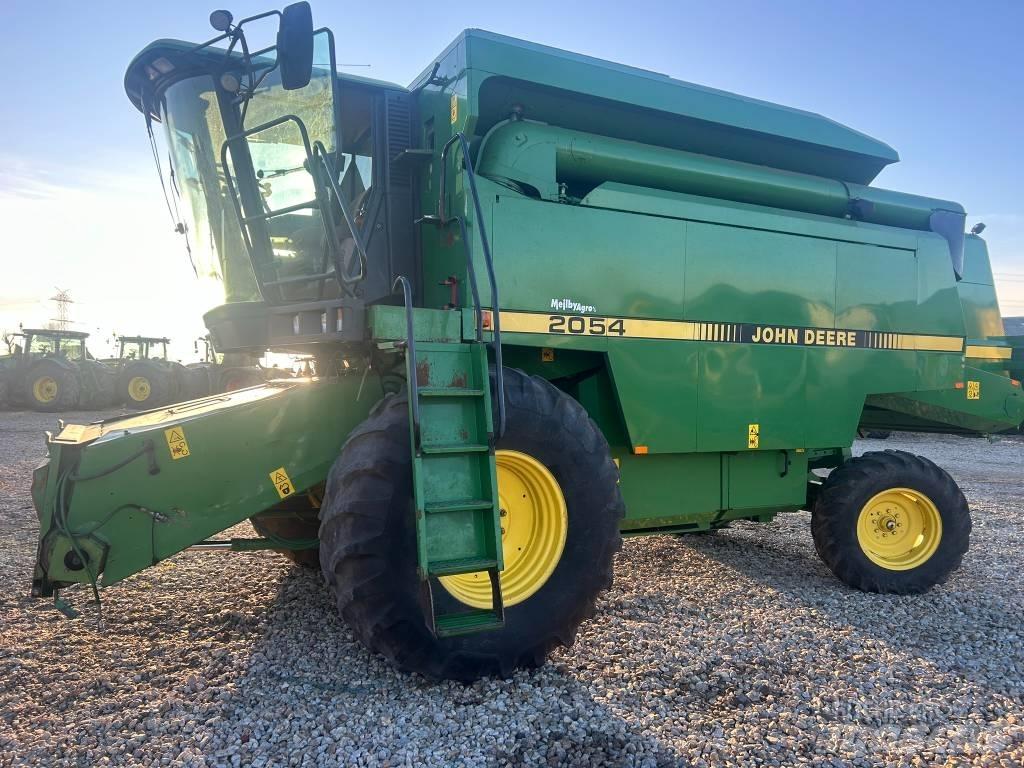 John Deere 2054 Derliaus nuėmimo kombainai