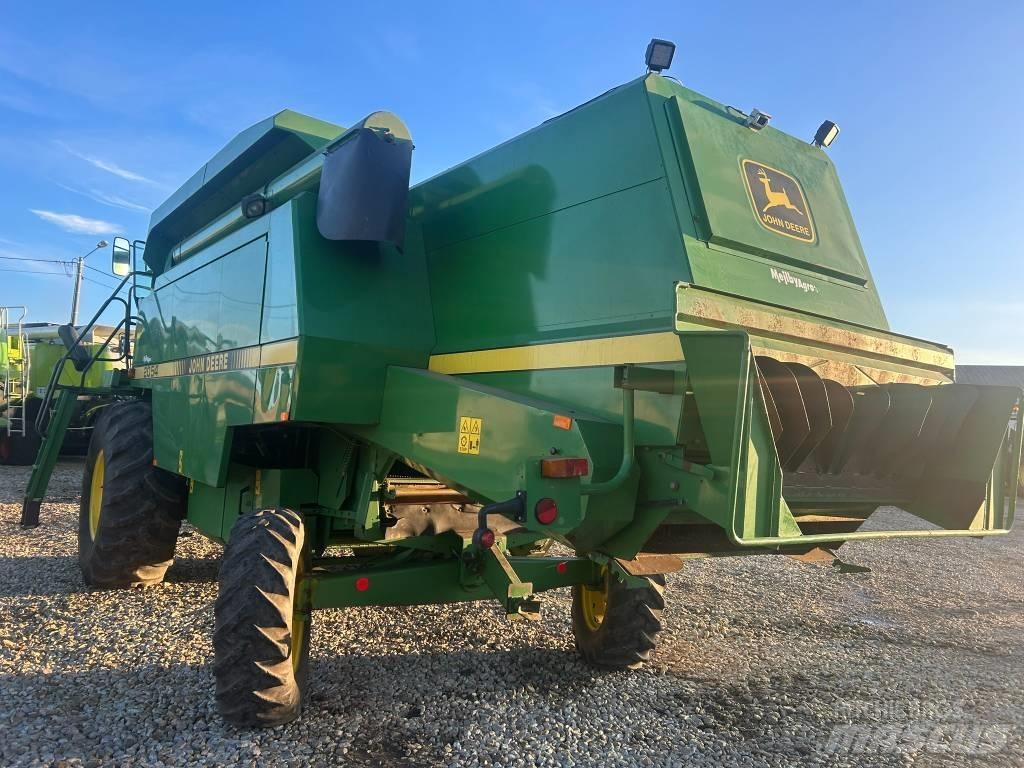 John Deere 2054 Derliaus nuėmimo kombainai