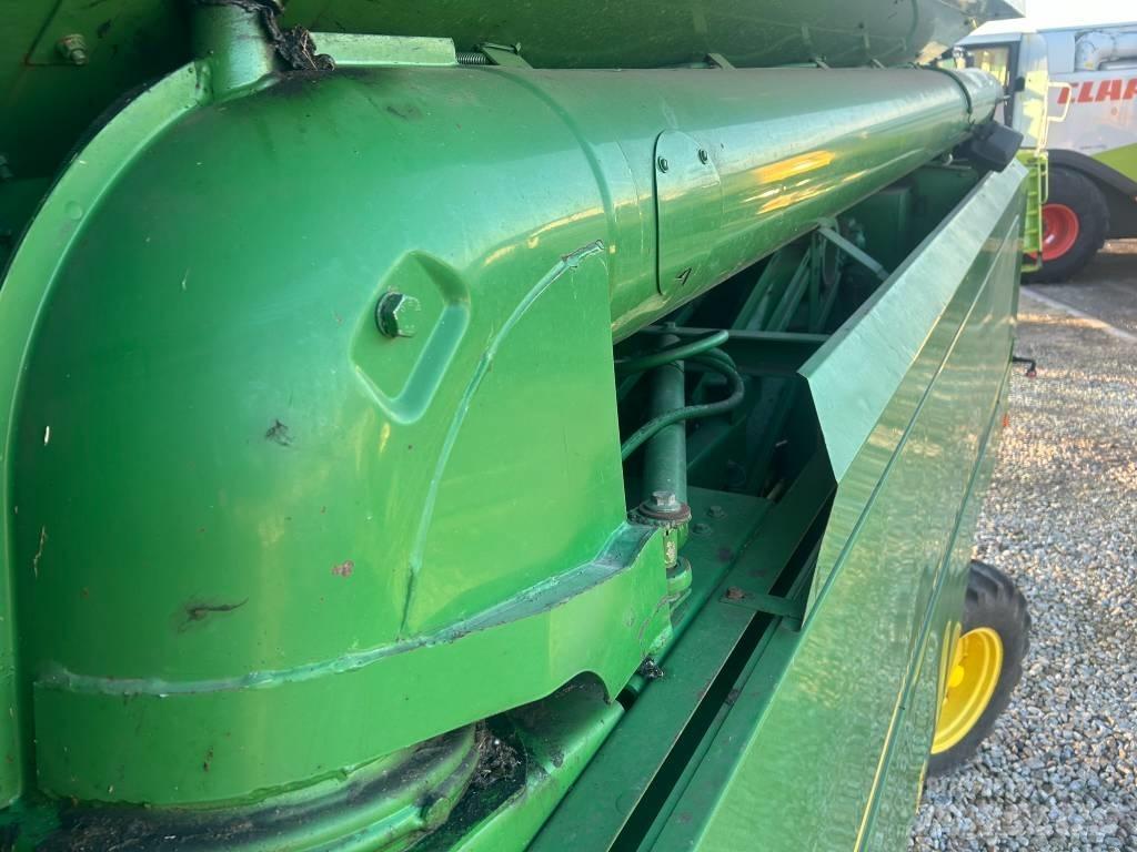 John Deere 2054 Derliaus nuėmimo kombainai
