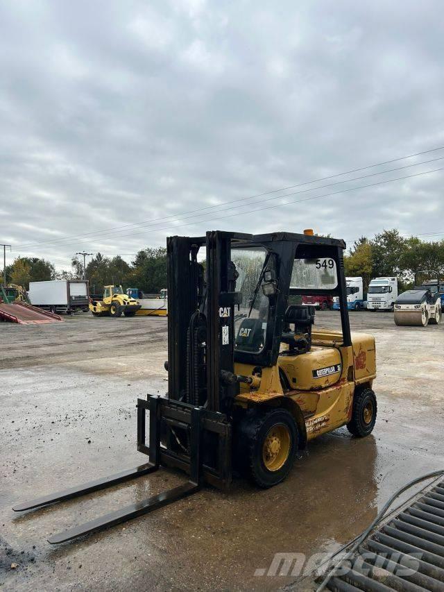 CAT DP 35 K Dyzeliniai krautuvai