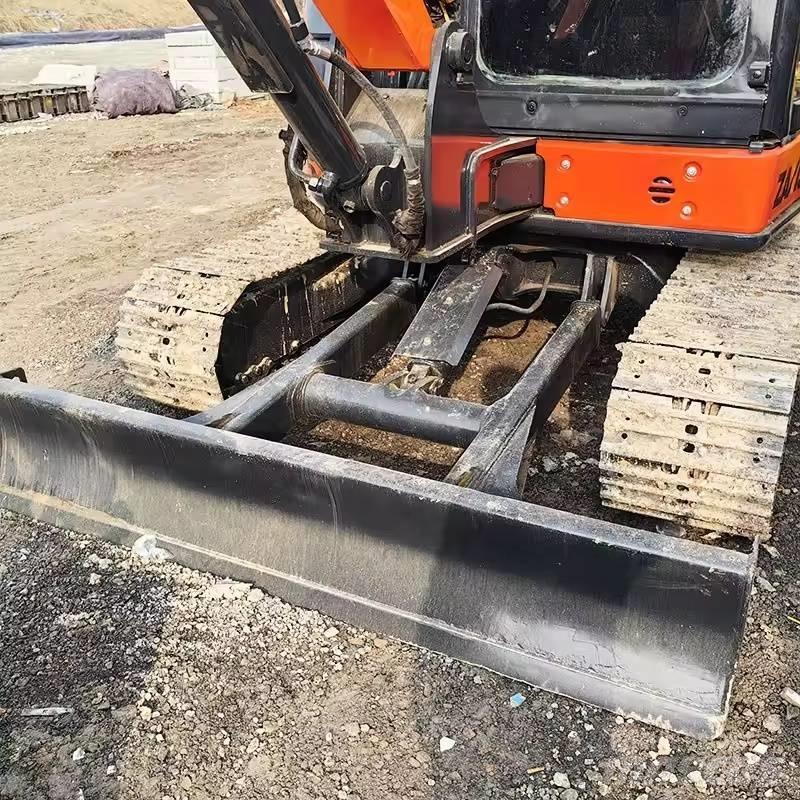 Hitachi ZX 55 Mini ekskavatoriai < 7 t