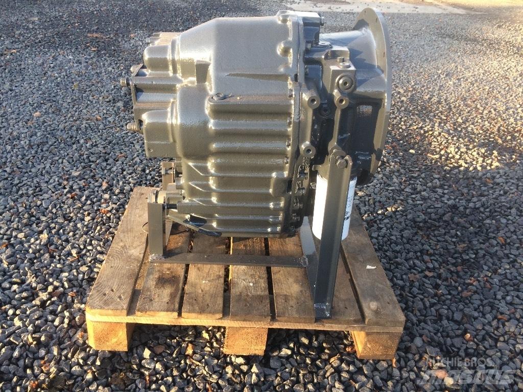 New Holland LB 115 Ekskavatoriniai krautuvai
