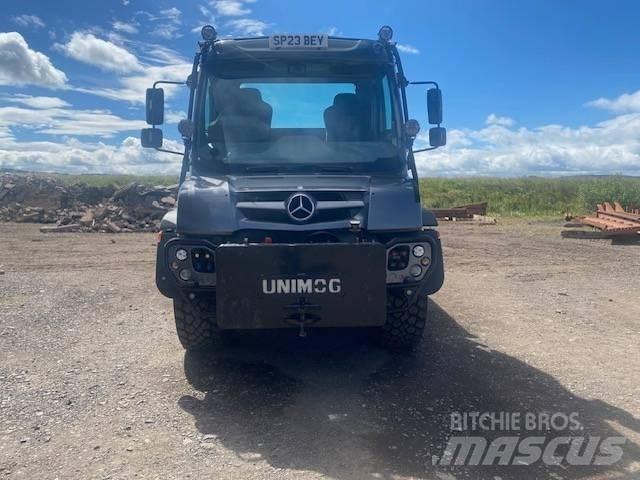 Unimog U435 Savivarčių priekabų vilkikai