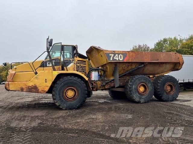 CAT 740 Karjeriniai savivarčiai