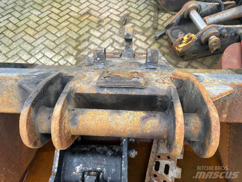 Engcon EC 233 Sukimo įrenginiai