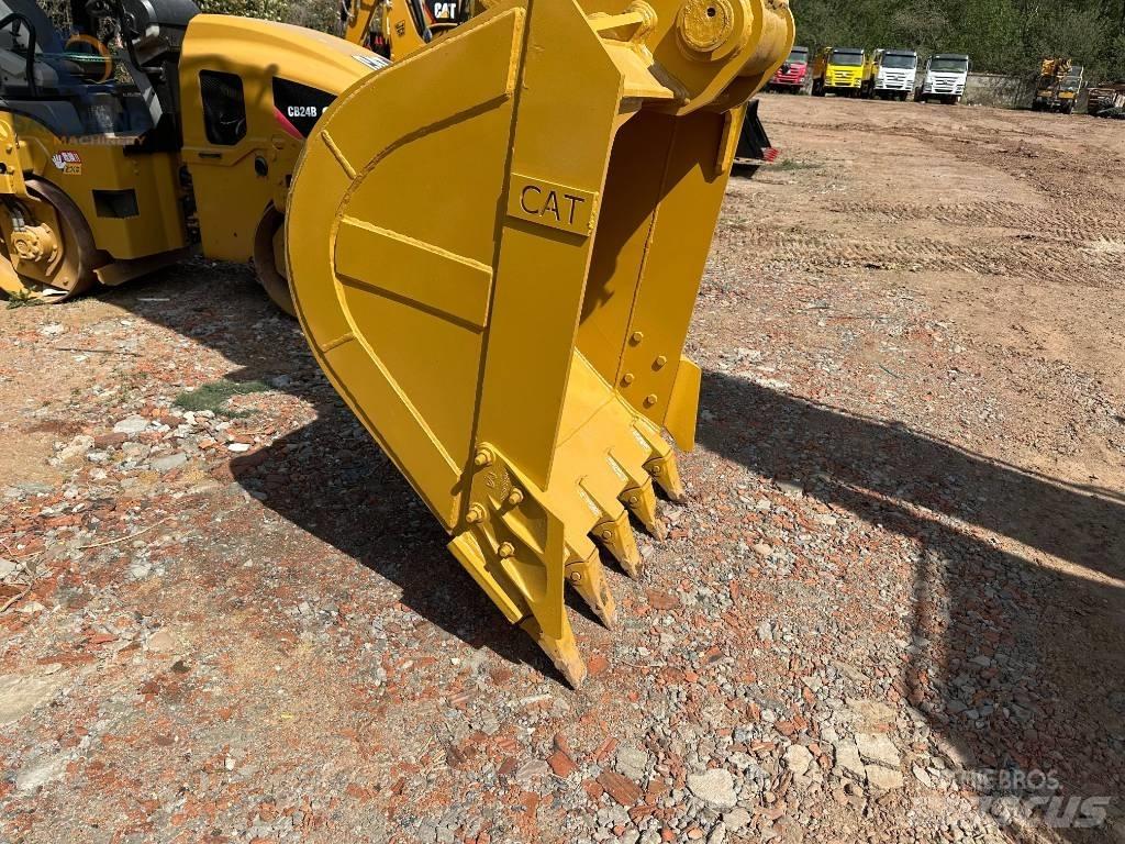 CAT 320 B L Vikšriniai ekskavatoriai
