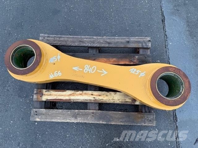 CNH BUCKET LINK Kaušai