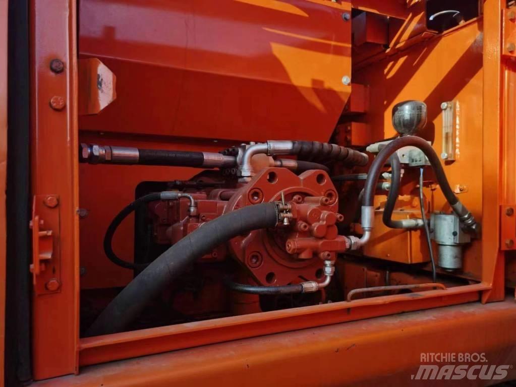 Doosan DH 220 Vikšriniai ekskavatoriai