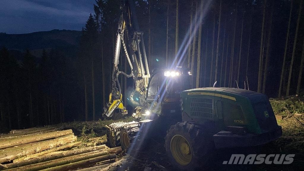 John Deere 1270 E Miško technika (Harvesteriai)