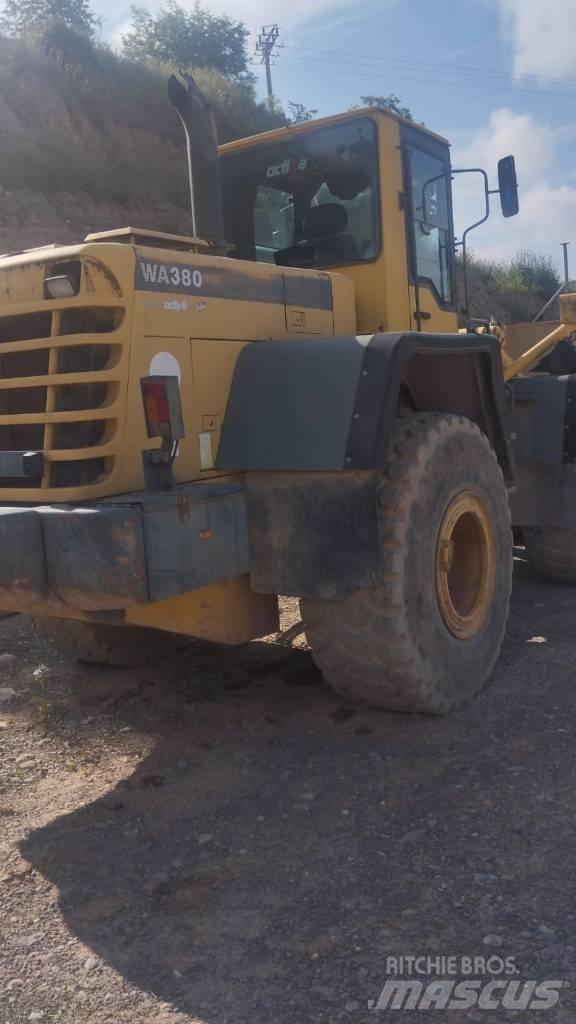 Komatsu WA 380-3H Naudoti ratiniai krautuvai