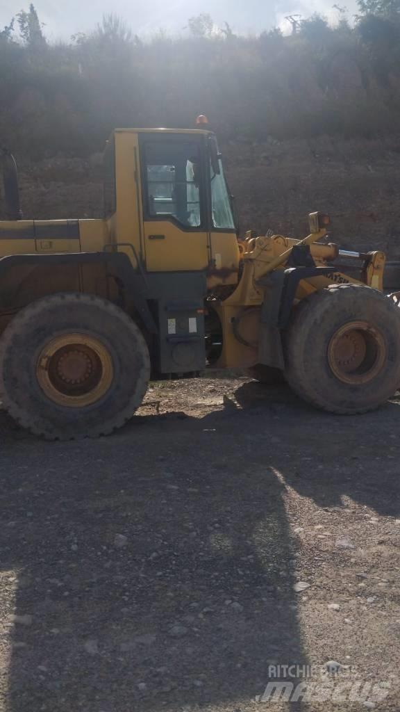 Komatsu WA 380-3H Naudoti ratiniai krautuvai
