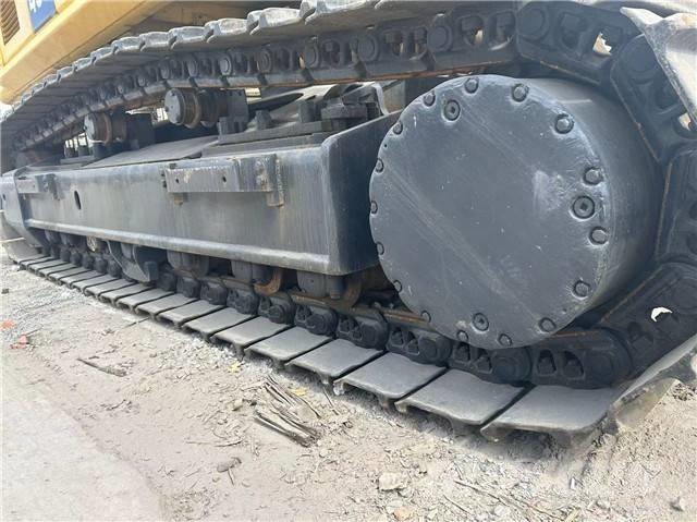 Komatsu PC 450 Vikšriniai ekskavatoriai