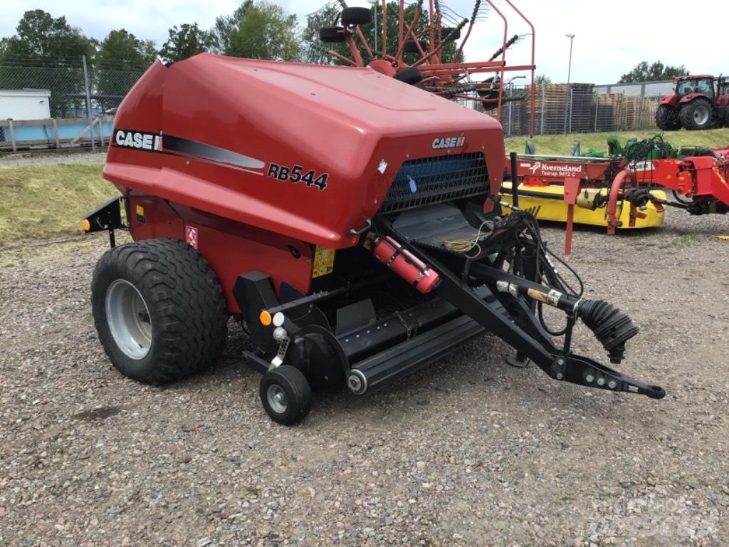 CASE RB 544 Ritinių presai