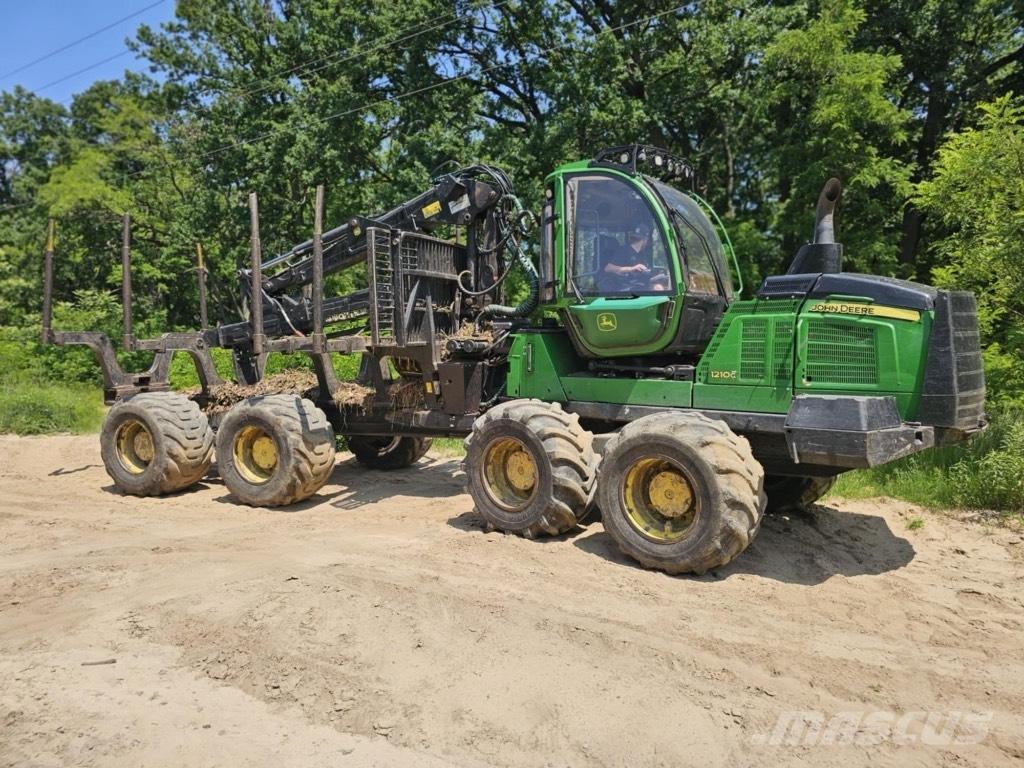 John Deere 1210 G Miško technika (Harvesteriai)