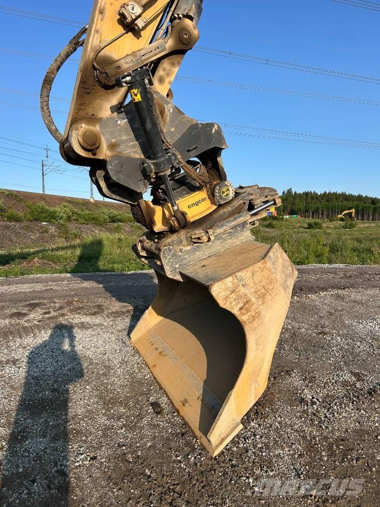 CAT 335 Vikšriniai ekskavatoriai