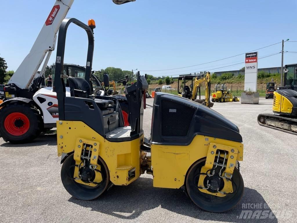Bomag BW 100 AD-5 Porinių būgnų volai