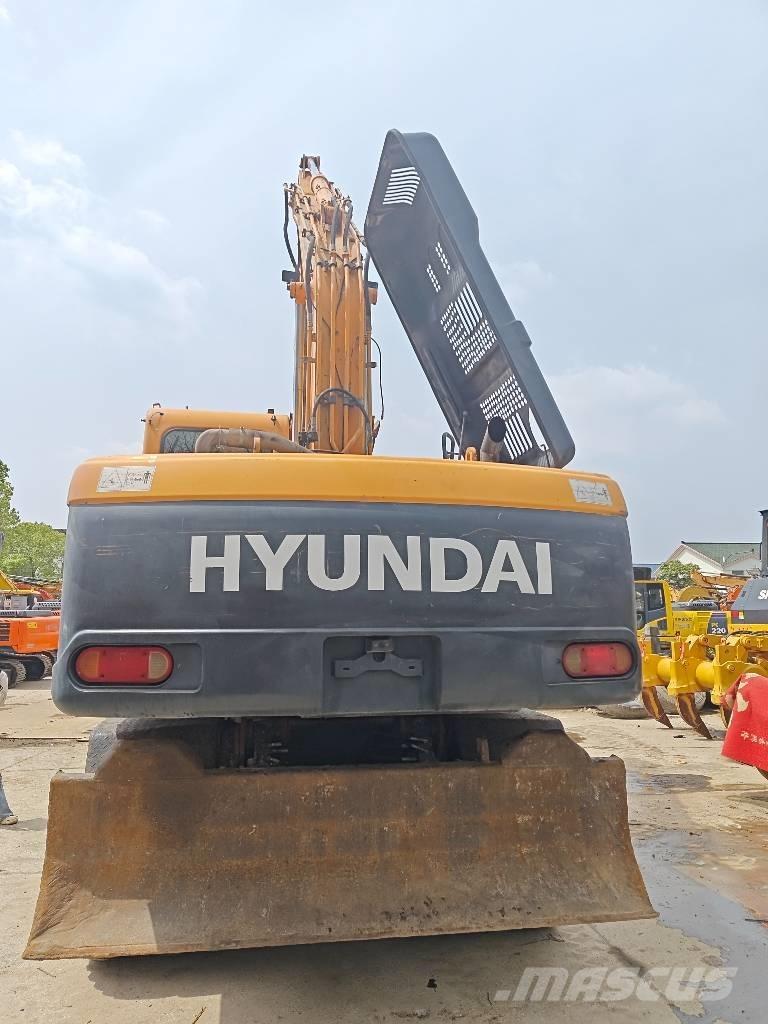 Hyundai R210W-9 Ratiniai ekskavatoriai