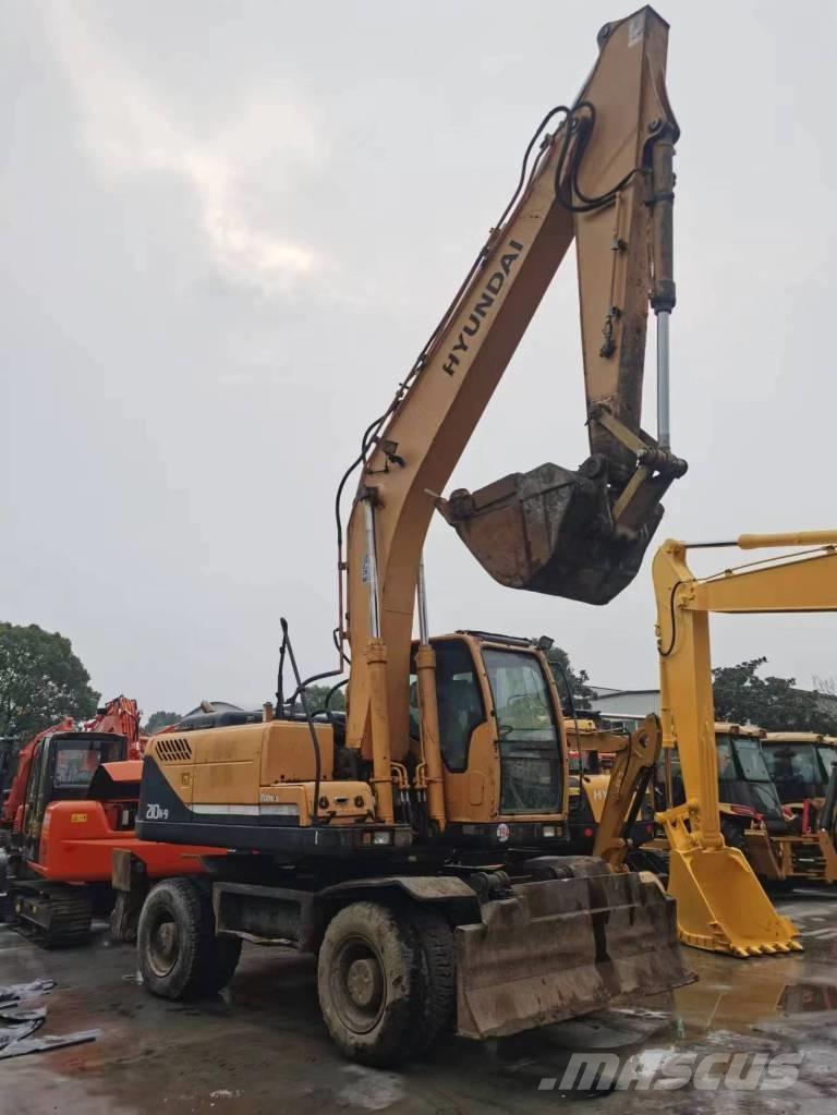 Hyundai R210W-9 Ratiniai ekskavatoriai