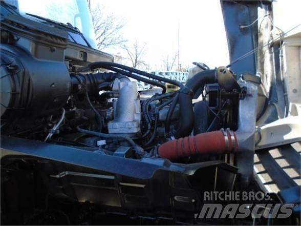 Hino 338 Važiuoklė su kabina