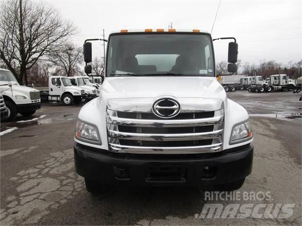 Hino 338 Kombinuotos paskirties / vakuuminiai sunkvežimiai