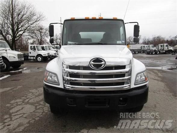 Hino 338 Kombinuotos paskirties / vakuuminiai sunkvežimiai