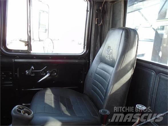 Mack RD600 Sunkvežimiai su keliamuoju kabliu